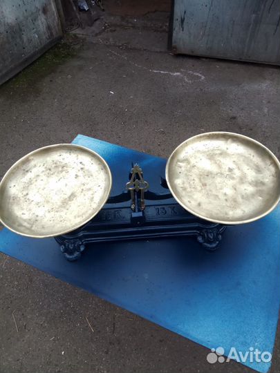 Весы старинные