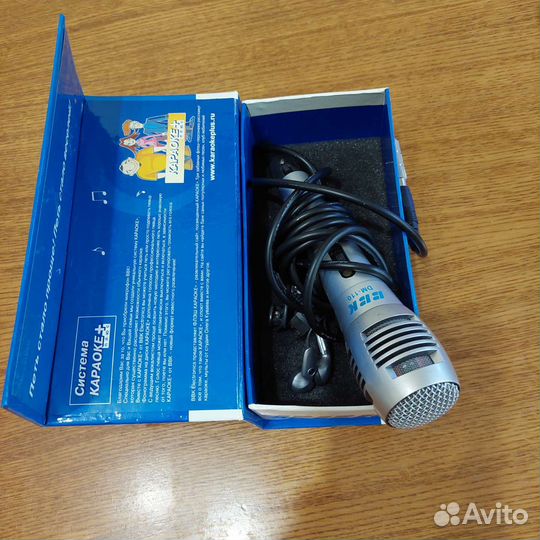 Универсальныи динамический микрофон для караоке