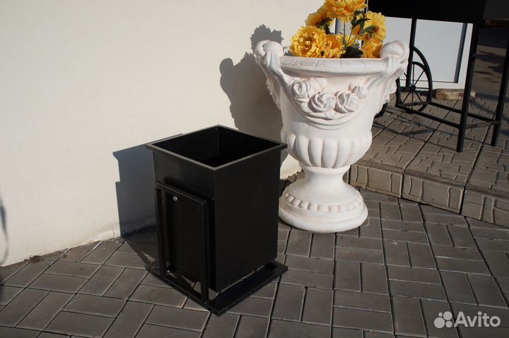 Урна уличная №1 металлическая 30*30 40h