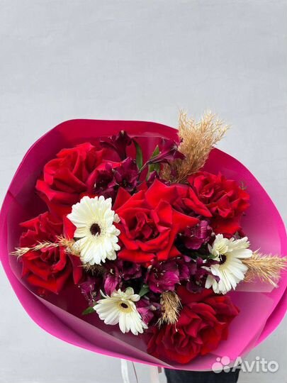 Герберы. Ажурные розы и альстромерии