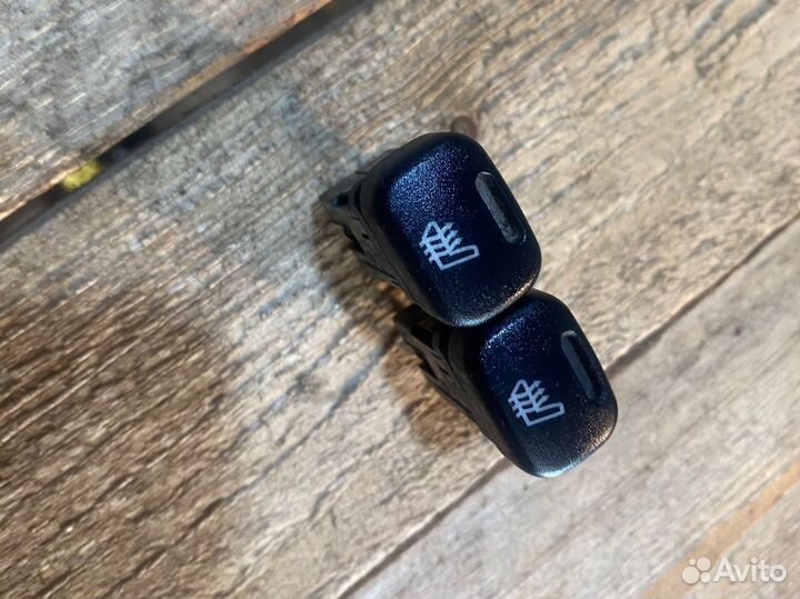 Кнопки подогрева сидений LADA