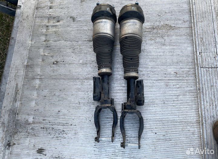 Пневмоамортизатор передний W292 W166 GLE 292 166