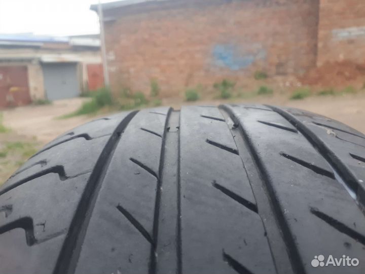 Triangle Sports TH201 215/60 R16 19H
