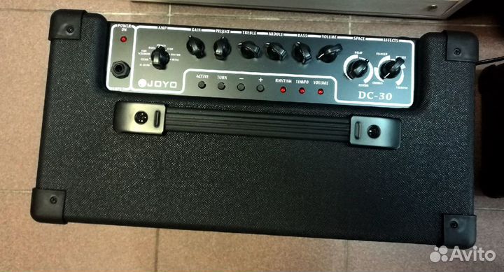 Цифровой гитарный комбо Joyo DC-30