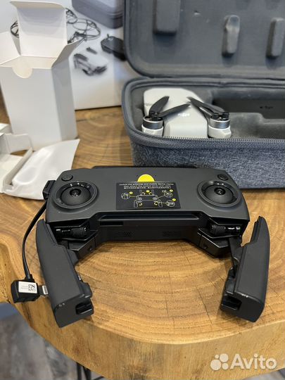 Квадрокоптер DJI Mavic Mini Fly More Combo