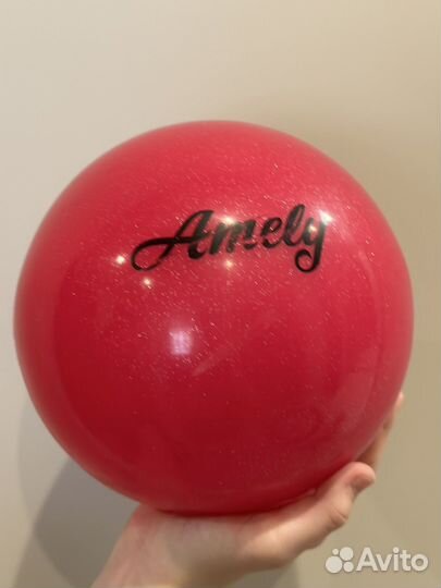 Обруч и мяч для художественной гимнастики