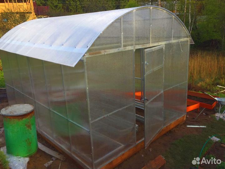 Теплица из поликарбоната