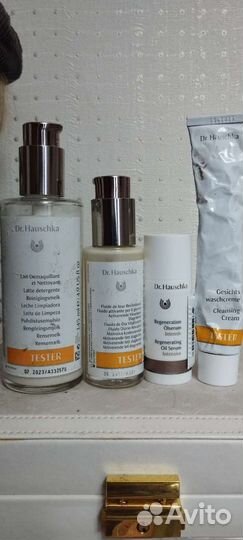 Много средств для ухода за лицом