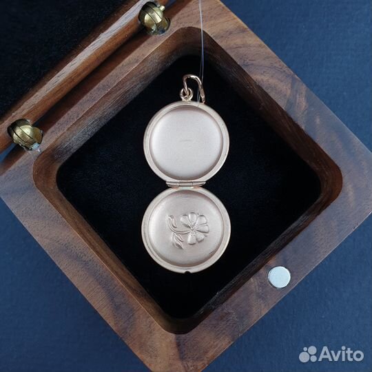 Подвеска советская из красного золота