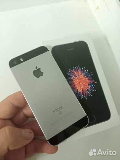 iPhone SE, 32 ГБ