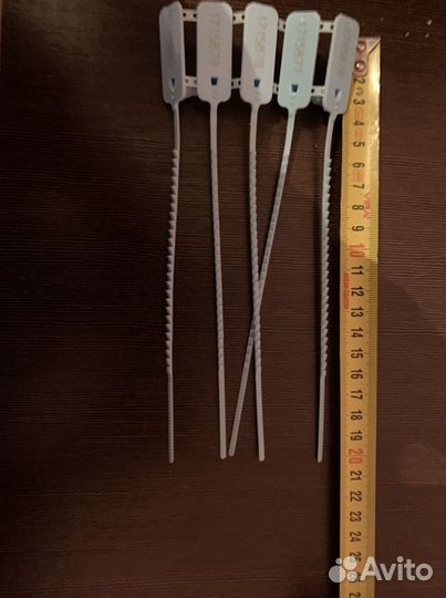 Пломбы пластиковые номерные