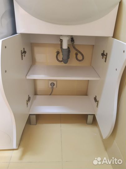 Тумба с раковиной для ванной