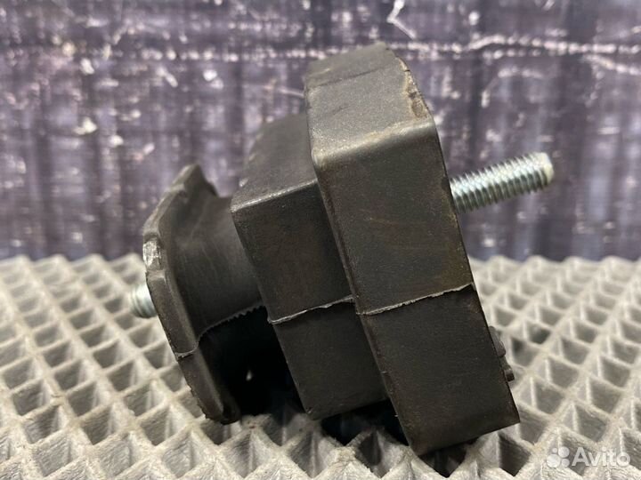 Подушка кпп Bmw E60