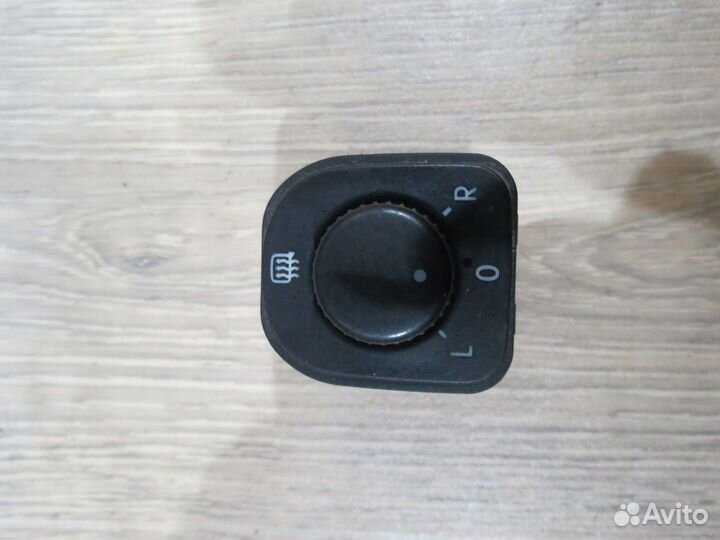 Блок управления зеркалами Volkswagen Passat B6