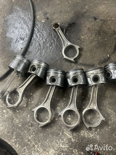 Поршня и шатуны 306dt