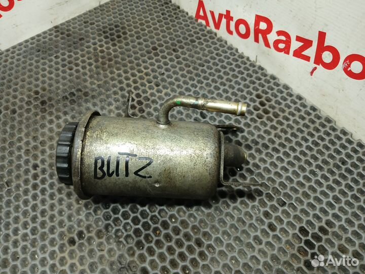 Бачок гур Toyota Vitz 1NZ