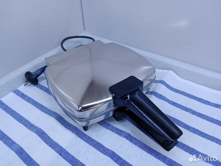 Электрическая вафельница СССР 