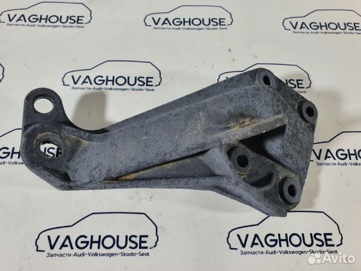 Кронштейн кпп левый Volkswagen Passat B3 315 1990