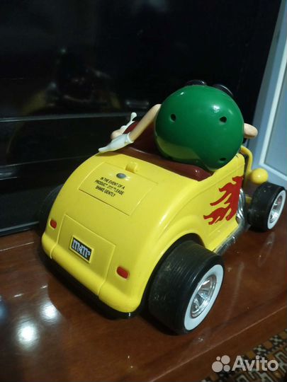 Машинка M&M's
