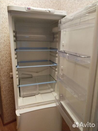 Холодильник indesit