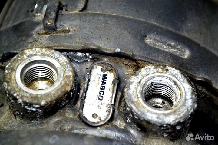 Энергоаккумулятор переднего моста volvo FH (01.12)