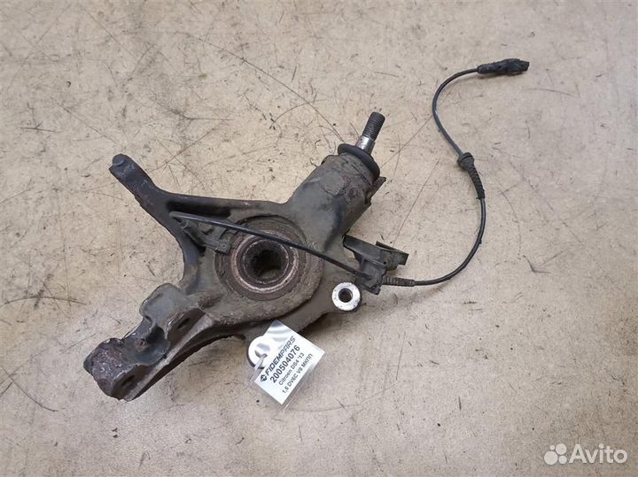 Поворотный кулак правый Citroen DS4