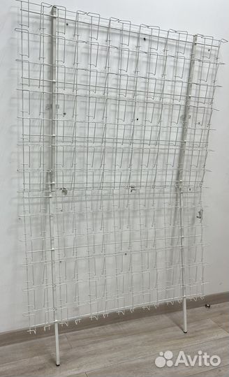 Стойка металлическая с ячейками