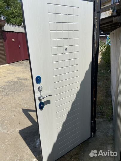 Входные двери б/у доставка/установка
