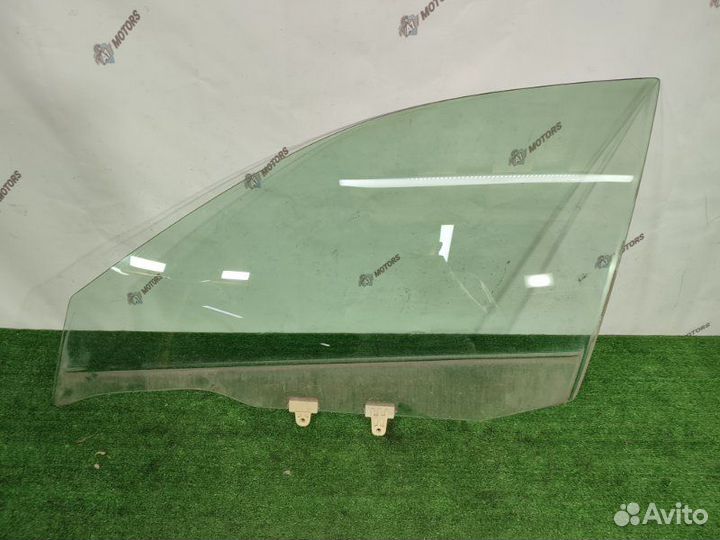 Стекло двери переднее левое Nissan Wingroad WFY11