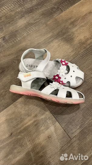 Сандалии новые натуральная кожа размер 31-32