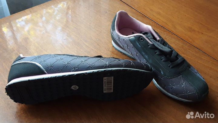 Кроссовки женские 39 размер