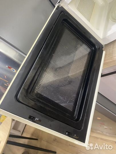 Микроволновая печь Wellton