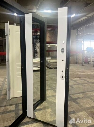 Дверь входная металлическая \