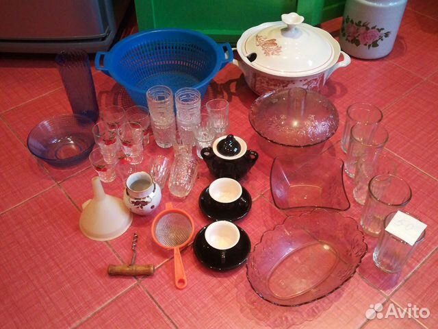 Посуда,кастрюля,рюмки,салатники
