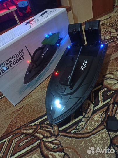 Прикормочный кораблик для рыбалки