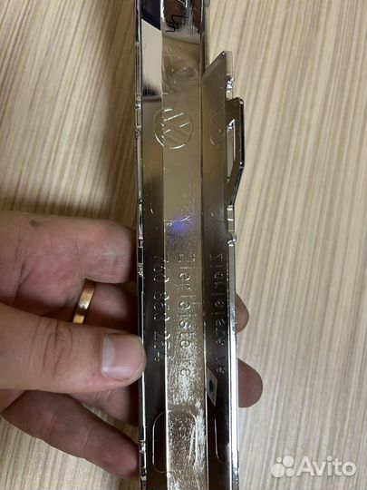 Молдинг переднего бампера правый для Touareg 3