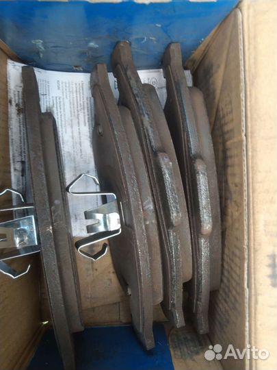 Передние тормозные колодки рено