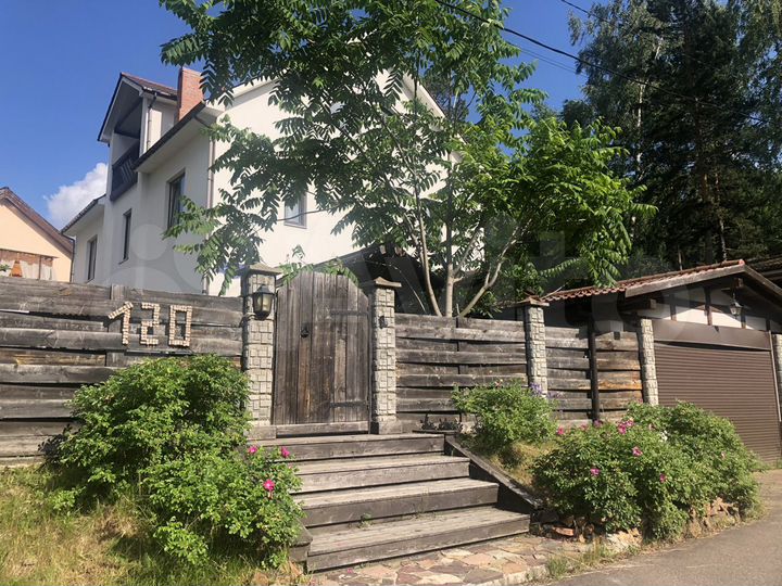 Дом 395 м² на участке 10 сот.