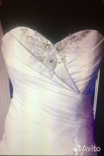 Свадебное платье со шлейфом