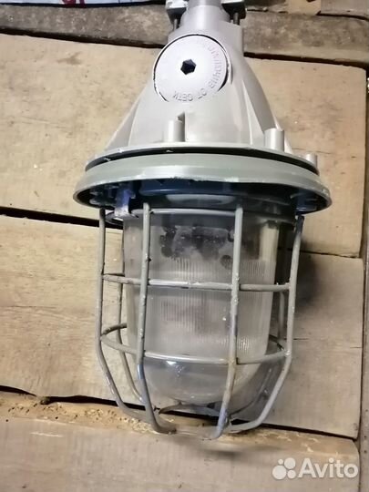 Фонарь уличный подвесной
