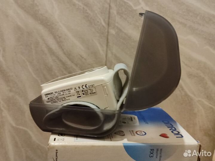 Тонометр на запястье omron RX3