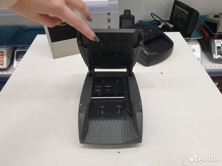 Детектор банкнот Dors 210