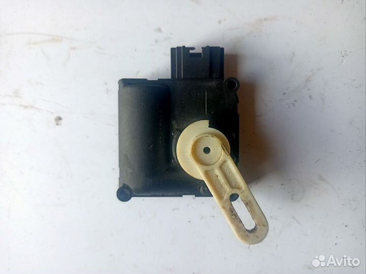 Электропривод заслонки печки Audi A8 D3/4E