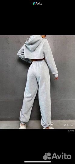 Спортивный костюм женский