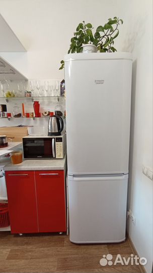 Холодильник Hotpoint-Ariston