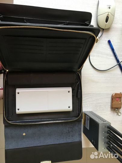 Глушилка диктофонов и связи Хамелеон-борсетка-12