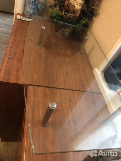 Стеклянная подставка под тв