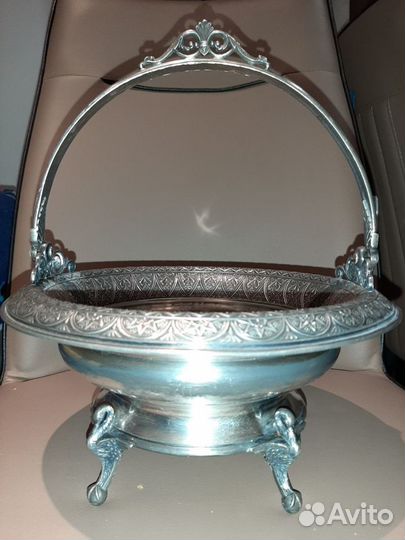 Поднос и конфетница