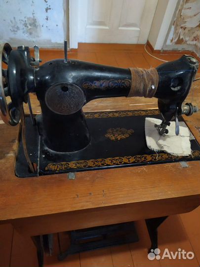 Швейная машина