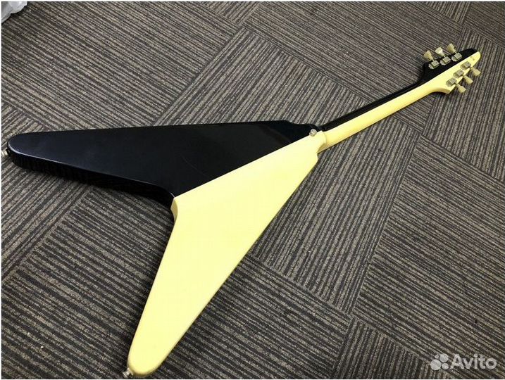 Aria Pro II FV-650 Black n White